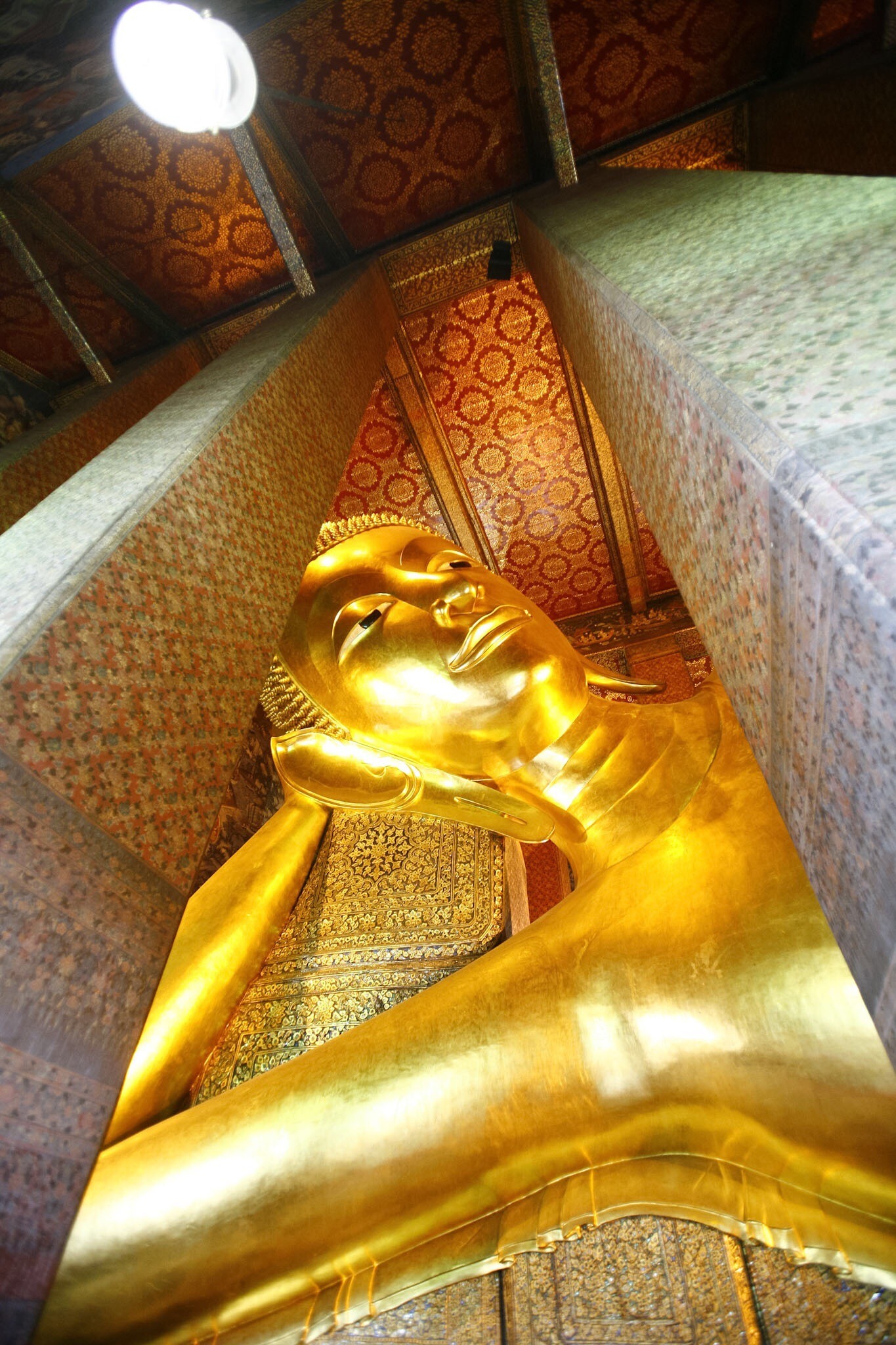 Visit temples in Bangkok