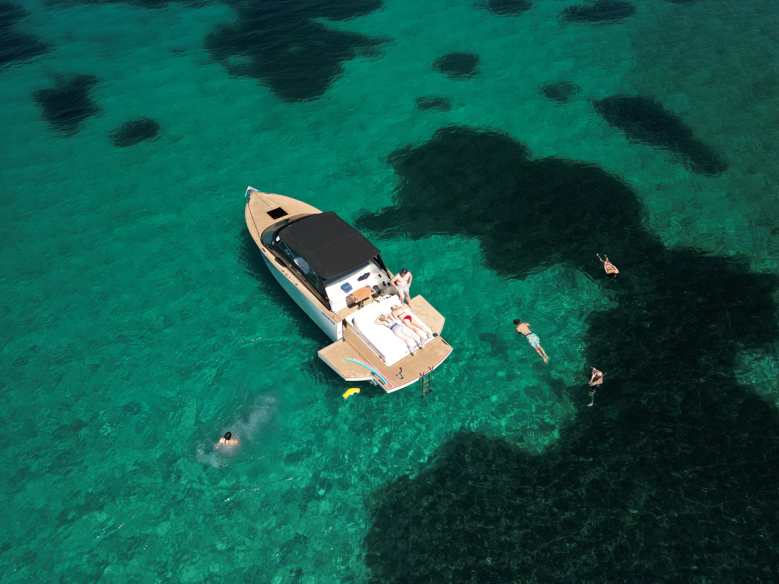 speedboat